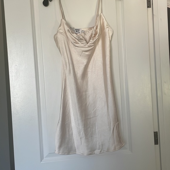 Princess Polly hewlitt mini dress in champagne. Size 10. NWT - Picture 5 of 7